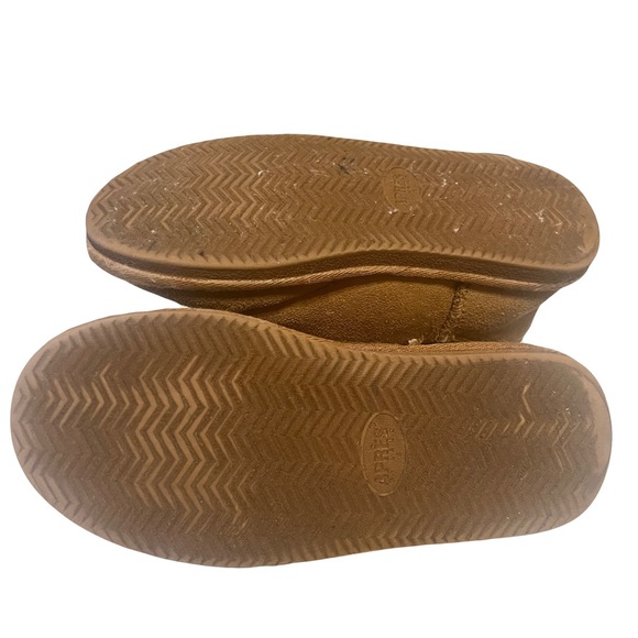 Apres by Lamo Girls 4Y tan suede boots. Side buckles Faux fur lining - Picture 5 of 5